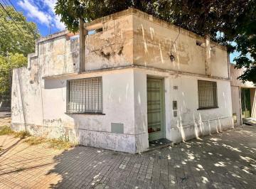 Casa · 50m² · 1 Ambiente · Venta! Casa a Reciclar en Esquina Zona Norte