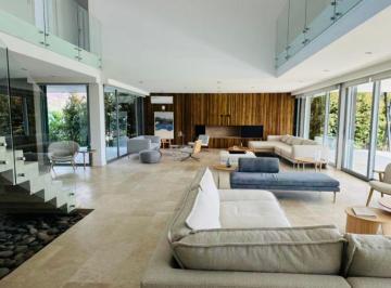 Casa · 477m² · 7 Ambientes · 2 Cocheras · Venta Casa 7 Amb con Sensacional Vista Al Golf