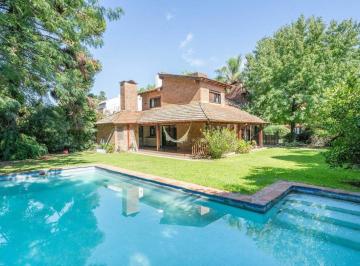 Casa · 211m² · 5 Ambientes · 2 Cocheras · Casa en Venta Maschwitz Country Club Doble Lote