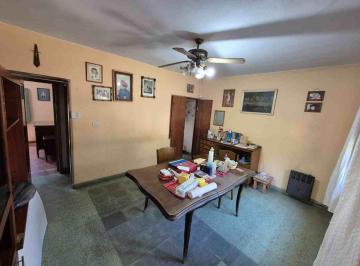 Casa · 116m² · 6 Ambientes · 1 Cochera · Se Vende Casa a Refaccionar en Empalme de 2 Dorm!