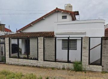 Casa · 115m² · 4 Ambientes · 2 Cocheras · Alquiler Comercial Casa 4 Ambientes en Boulogne