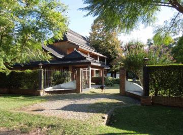 Casa · 250m² · 7 Ambientes · 2 Cocheras · Casa Venta 7 Ambientes en Tortuguitas con Pileta
