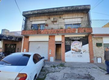 Bodega-Galpón · 438m² · Galpon Local Departamento 3 Dormis Bella Vista