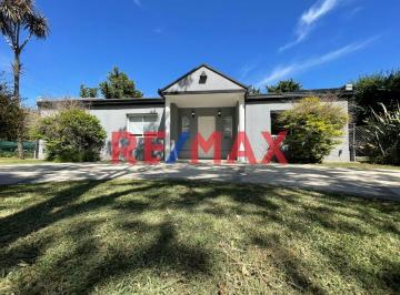 Casa · 145m² · 4 Ambientes · 2 Cocheras · Casa en Venta Barrio La Cesarina Oportunidad