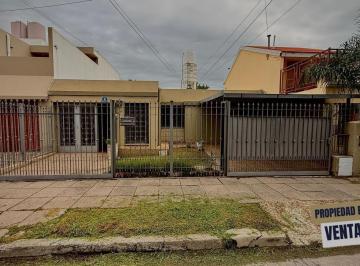 PH · 130m² · 7 Ambientes · 2 Cocheras · PH en Poeta Lugones