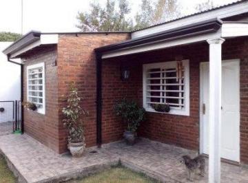 Casa · 90m² · 4 Ambientes · 2 Cocheras · Casa Venta - 3 Dorm. 1 Baño - 136 m² - Etcheverry