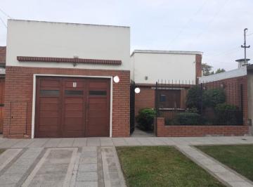 Casa · 79m² · 3 Ambientes · 1 Cochera · Casa en PH - 2 Dorm. 1 Baño - Cochera - 98 m² - Mar del Plata