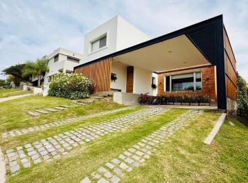 Casa de 5 ambientes, La Calera · Casa en Venta 3 Dorm. - Alto Warcalde