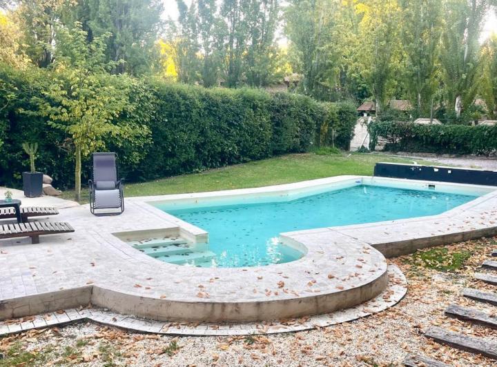 Casa · 240m² · 6 Ambientes