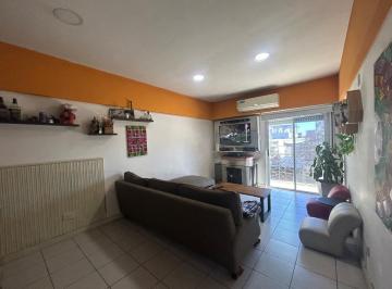 PH de 4 ambientes, General San Martín · PH con 3 Dorm. y 100 m² en Venta en Villa Bonich