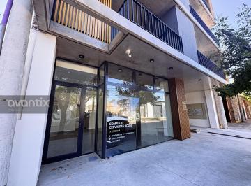 Local comercial · 44m² · 2 Ambientes · Local / Oficina a Estrenar en Planta Baja con Excelente Ubic