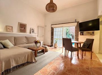 Casa de 2 ambientes, La Boca · Alquiler Temporario Casa con Piscina, Jardín y Terraza.