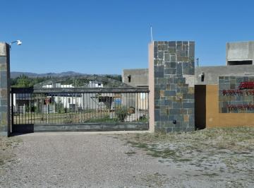 Hotel · 60m² · 3 Ambientes · 1 Cochera · Escape a La Naturaleza: Complejo de Cabañas en Venta en un Entorno Privilegiado
