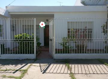 Casa de 4 ambientes, Villa Constitución · Dueño Vende Casa con Cochera Doble