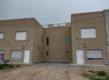 Casa · 110m² · 3 Ambientes · Dúplex en Venta - 2 Dorm. 2 Baños - Cochera - Cañuelas
