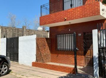 PH · 200m² · 2 Ambientes · 1 Cochera · Departamento en Venta - 1 Dormitorio 1 Baño - 200 m² - Merlo
