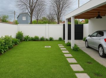 Casa de 8 ambientes, Esteban Echeverría · Amplia Casa con Jardín, Pileta, Parrilla y Cochera Cubierta