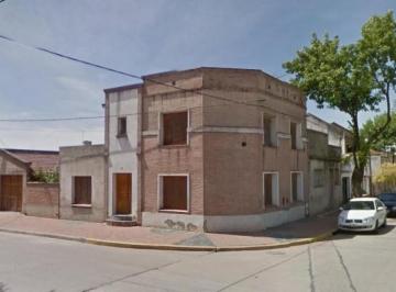 Casa · 170m² · 5 Ambientes · Casa en Venta - 4 Dorm. 2 Baños - 170 m² - Lobos