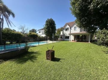 Casa · 150m² · 5 Ambientes · 1 Cochera · Casa en Alquiler - con Muebles - 5 Ambientes - Mayling Club de Campo