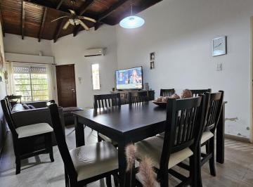 Casa · 80m² · 4 Ambientes · 1 Cochera · Casa en Venta - Calle 13 Entre 658 y 659 Al 6270 con Escritura