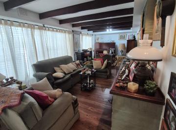 Casa de 6 ambientes, Lanús · Casa de 6 Ambientes con Quincho y Piscina en Venta en Lanús Este