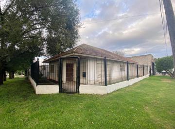 Casa · 220m² · 5 Ambientes · 3 Cocheras · Casa en Venta - 3 Dorm. 2 Baños Cochera - 280 m² - Mar del Plata