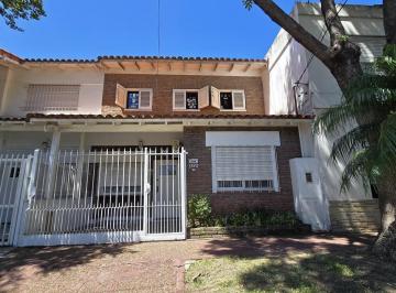 Casa · 120m² · 5 Ambientes · 1 Cochera · Casa de 5 Ambientes con Patio y Terraza en Venta. Olivos