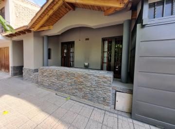 Casa de 7 ambientes, Gobernador Benegas · Casa en Venta Barrio Jardin Trapiche Godoy Cruz