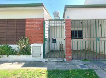 Casa · 85m² · 4 Ambientes · 1 Cochera · Se Vende Casa Dos Dorm. B. Sargento Cabral