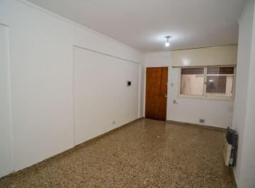 Departamento · 60m² · 3 Ambientes · Departamento 2 Dor. en San Martín 1800