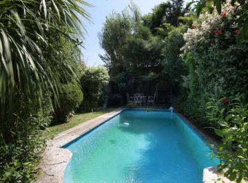 Casa · 134m² · 4 Ambientes · 1 Cochera · Venta Casa con Pileta Quincho Garage Monte Castro
