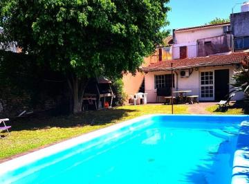 Casa · 202m² · 6 Ambientes · 2 Cocheras · Venta Casa 6 Amb 2 Viv - Haedo - Apta Credito