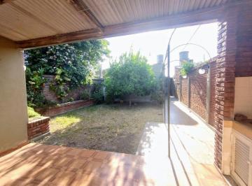 Casa · 116m² · 5 Ambientes · 1 Cochera · Venta Casa 3 Dorm. y Cochera, a m. de Aristobulo