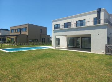 Casa · 186m² · 5 Ambientes · 4 Cocheras · Venta Puertos Escobar 5 Amb Piscina 4 Cocheras
