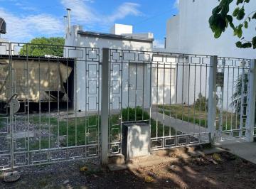 Casa · 80m² · 2 Ambientes · 1 Cochera · Alquiler / Casa / 1 Dormitorio /servicios /rafaela