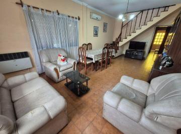 Casa · 275m² · 5 Ambientes · 2 Cocheras · Casa 5 Ambientes en Venta - Libertad Merlo.