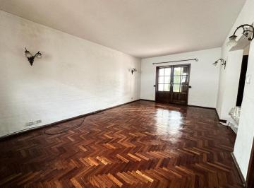 Casa · 322m² · 6 Ambientes · 2 Cocheras · Casa Venta Urca Excelente Ubicacion