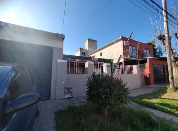Casa · 70m² · 3 Ambientes · 1 Cochera · Venta Casa 3 Amb C/jardin Don Torcuato