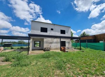 Casa · 167m² · 4 Ambientes · 2 Cocheras · Medal Country Casa en Construccion Lote 1500 m²