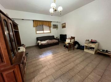 Departamento · 67m² · 4 Ambientes · 1 Cochera · Venta Departamento 4 Amb Avellaneda con Cochera