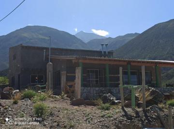Casa · 265m² · 9 Ambientes · 1 Cochera · Venta de 2 Cabañas en Potrerillos - Mendoza