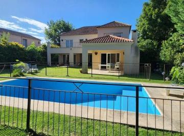 Casa · 308m² · 5 Ambientes · 2 Cocheras · Casa en Venta / Alquiler Temporario - Ayres de Pilar