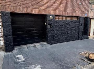 Casa · 190m² · 12 Ambientes · 2 Cocheras · Casa en Barrio Pueyrredon en 2 Plantas