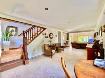 Casa · 300m² · 5 Ambientes · 3 Cocheras · Venta Casa 5 Ambientes, Barrio Fincas del Lago