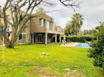 Casa · 250m² · 6 Ambientes · 2 Cocheras · Casa Country Club Privado Loma Verde 6 Amb Muy Luminoso C/ Hermoso Parque Parrilla y Pileta