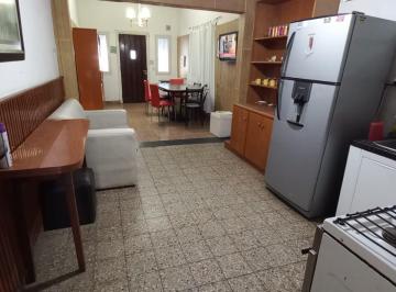 Casa · 100m² · 4 Ambientes · Casa en Venta - 3 Dorm. 1 Baño - 140 m² - Mar del Plata
