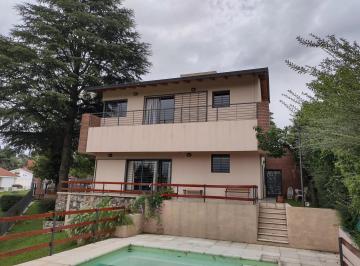 Casa · 216m² · 6 Ambientes · 2 Cocheras · Casa, Frente Al Rio, 3 Dorm., Pileta Apto Credito
