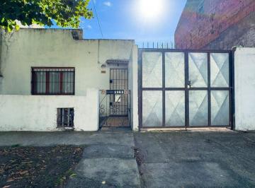 Casa · 74m² · 2 Ambientes · Venta Lote Zona de Equipamiento - Ideal Galpón
