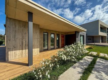 Casa · 160m² · 3 Ambientes · Chalet a Estrenar de Primera Calidad - Rumenco Joven