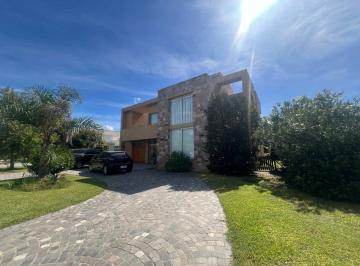 Casa · 350m² · 5 Ambientes · 2 Cocheras · Casa Venta Barrio Cerrado Weston 5 Amb Piscina